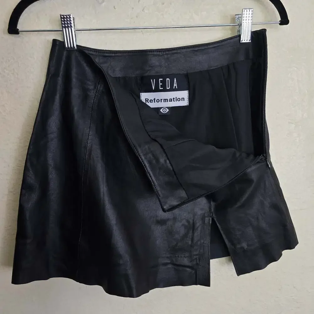 Veda x Reformation Genuine Lamb Leather Mini Skirt with Front Slit Size 2